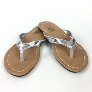 Silver Kali Girl's Cocoa-Jr Flip Flop Flat Sandals